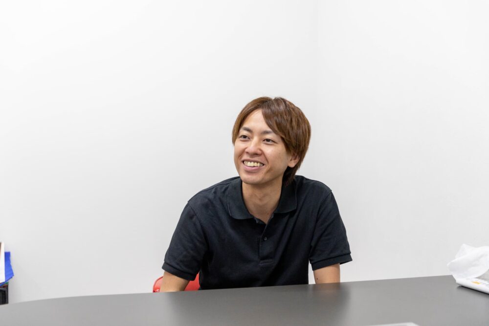 笑顔の男性
