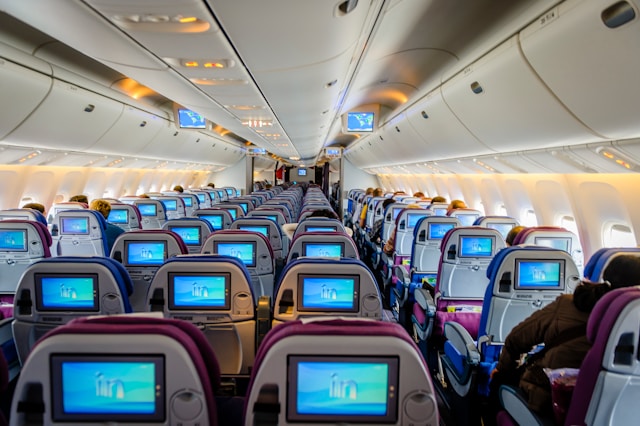 飛行機の中の座席の様子