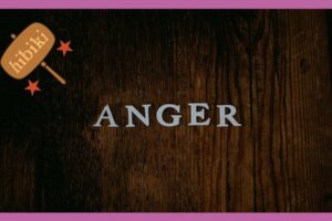 壁に「ANGER]と貼ってある