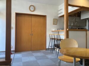 椅子の置いてある部屋