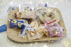 美味しそうなお菓子の詰め合わせ