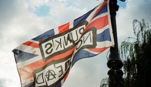 イギリスの旗に文字が書いてある