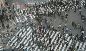 スクランブル交差点、雑踏
