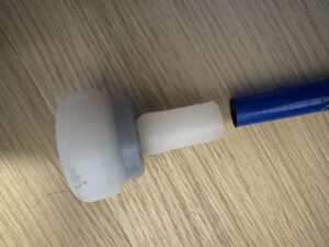 杖の先端が杖と離れた状態
